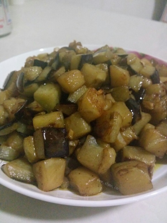 香气浓郁的油焖茄子