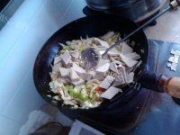 家常菜洋白菜炒豆片做法图解12)