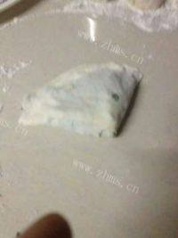 自制韭菜煎饼做法图解7)