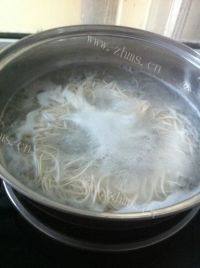 自制茄子拌面做法图解1)