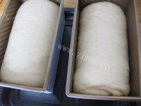 自制椰蓉土司做法图解14)