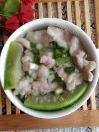 美味的丝瓜肉片汤做法图解8)