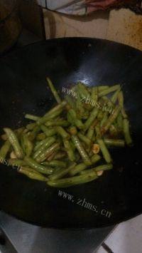 诱人的素炒豆角做法图解4)