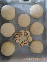 自制豆沙面包做法图解5)