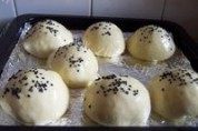 自己做的黑芝麻小餐包做法图解8)