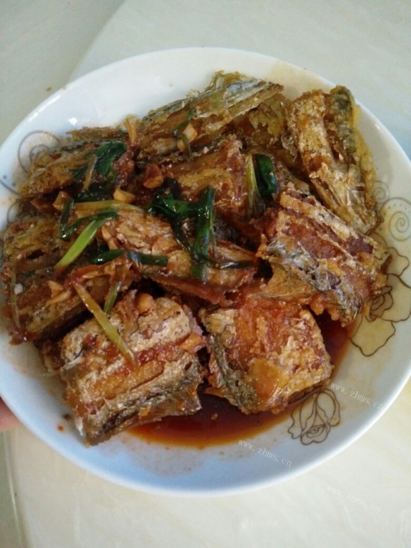 香喷喷的红烧带鱼