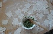 自己做的韭菜鲜肉馄饨做法图解3)
