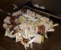 家常菜肉末炖豆腐做法图解4)