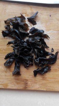 诱人的萝卜干炒肉做法图解5)