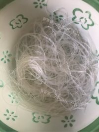 特色美食蒜蓉粉丝蒸扇贝做法图解3)