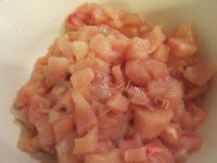 美味的香菇鸡肉焖饭做法图解4)