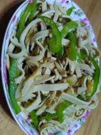 家常菜青椒豆腐皮