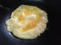 营养白菜鸡蛋粉丝汤的做法图解三