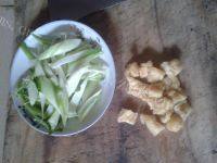 家常菜油豆腐炒青菜做法图解2)