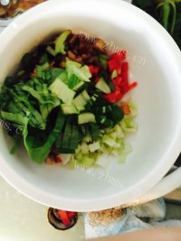 好吃的鸡蛋饼卷蚝油饭做法图解2)
