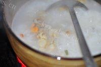 海鲜粥做法图解8)
