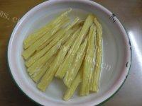 自制腐竹红烧肉做法图解2)