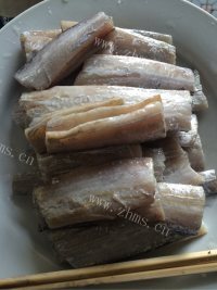家常菜椒盐带鱼做法图解1)