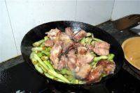 「DIY美食」排骨炖豆角做法图解7)