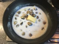 美味的椰浆咖哩蛤蜊浓汤做法图解6)