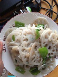 家常菜青椒藕片