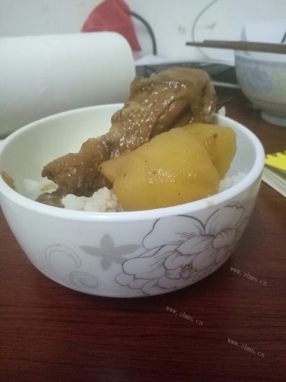 香气浓郁的土豆炖鸡腿