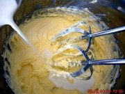自制芝麻花生酥条做法图解2)