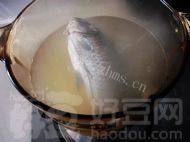 甘蔗橄榄煲鲫鱼汤做法图解9)