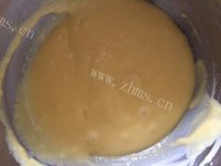 香气浓郁的原味蛋糕卷做法图解3)