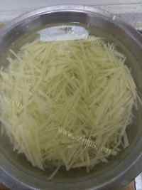 色味俱佳的青椒土豆丝做法图解1)