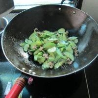 家常菜黄瓜炒瘦肉