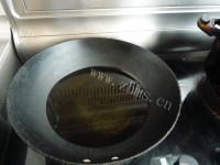 美味的酥鲫鱼做法图解6)