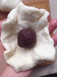 人间美味般的豆沙包做法图解7)