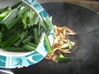 家常菜青蒜炒腊肉做法图解9)