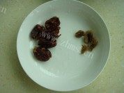 美味的五指毛桃煲猪骨做法图解1)