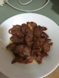 老干妈腊肠炒饭做法图解3)