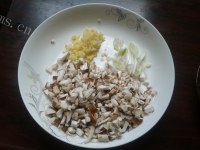 香菇肉酱拌面做法图解1)