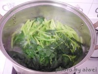 美味的西红柿鸡蛋菠菜面做法图解2)