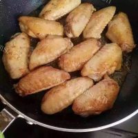 美味的菠萝鸡翅做法图解3)