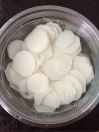 家常菜香菇山药炒肉片做法图解1)
