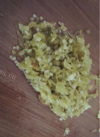 酸辣美味的野山椒蒸鱼头做法图解3)