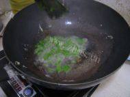 简单的长豆角炒鸡蛋做法图解5)