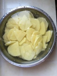 喷香的青椒土豆片做法图解1)