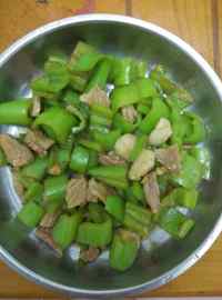 家常菜青椒炒肉片