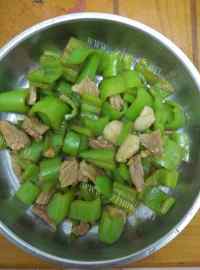 家常菜青椒炒肉片