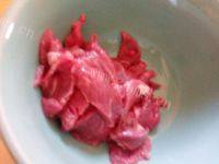 美味的香辣牛肉块做法图解2)