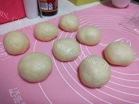 自制红豆面包做法图解7)