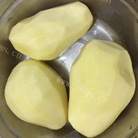 家常菜鸡腿炖土豆做法图解3)