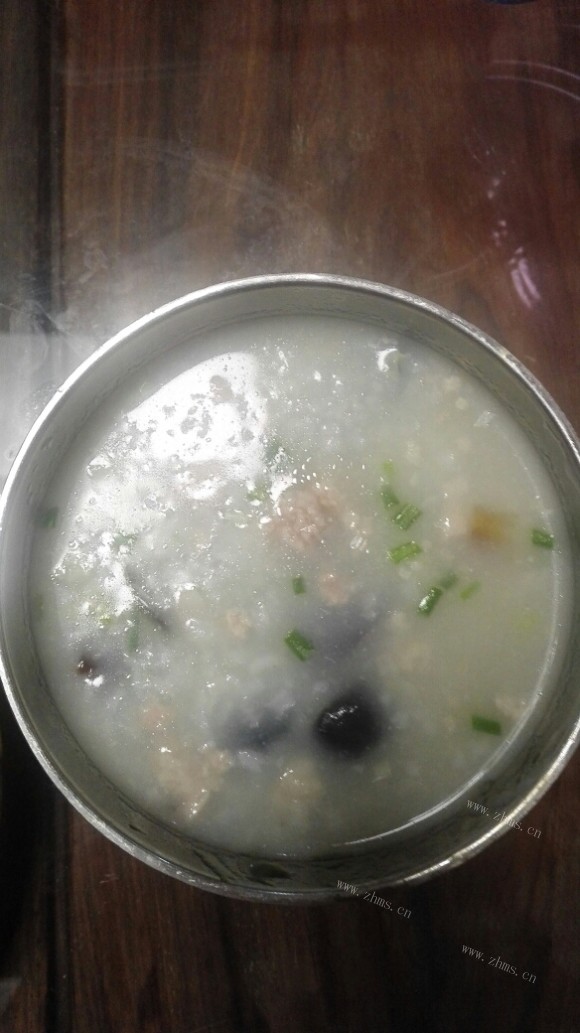 回味无穷的皮蛋瘦肉粥