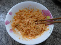 美味的鸡蛋泡菜土豆丝饼做法图解7)
